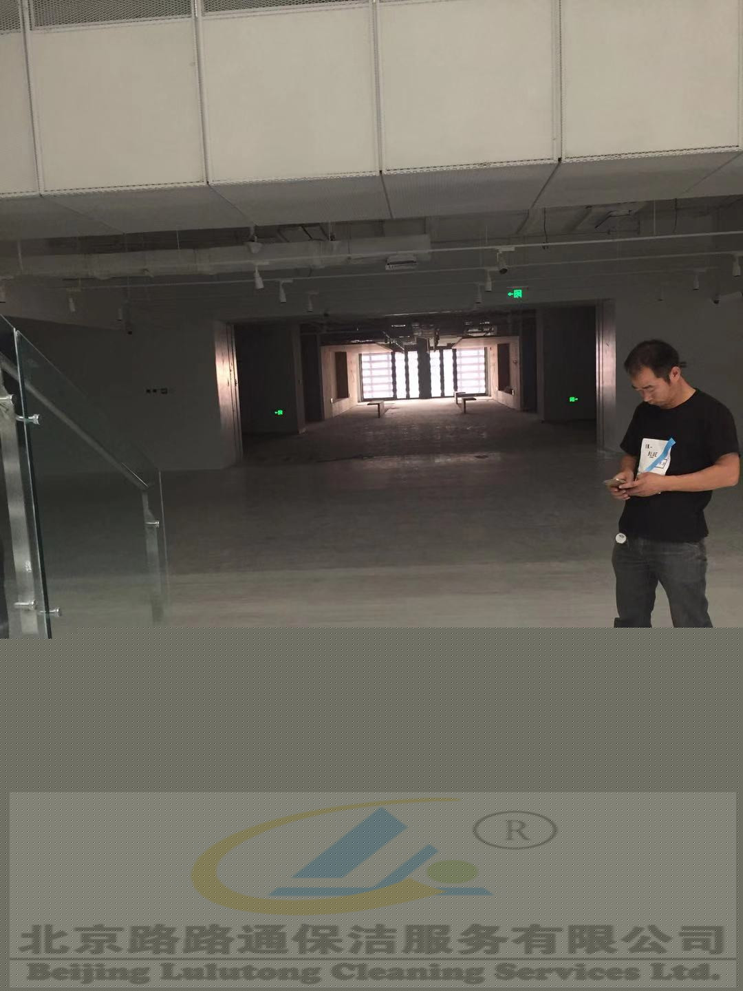 商場開荒現(xiàn)場(圖3)